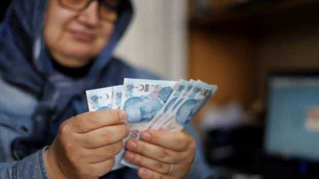 Emekliye gece yarısı müjdesi: Maaşlara ek 5.000 TL seyyanen zam yolda mı?