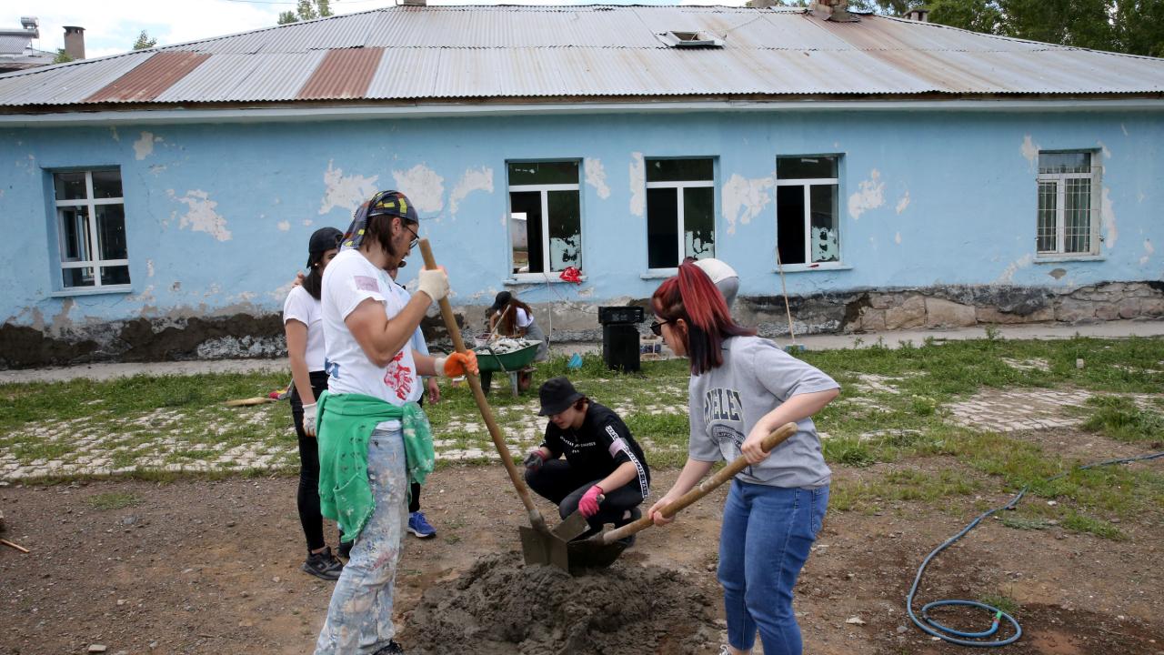 Köy Okulları Yeniden Açılıyor: Köyüne Dönene Tarım ve Barınma Desteği Verilecek!